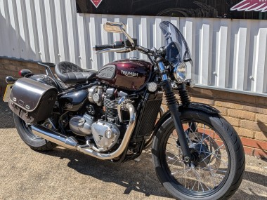 Triumph Bonnivile Bobber- with extra's