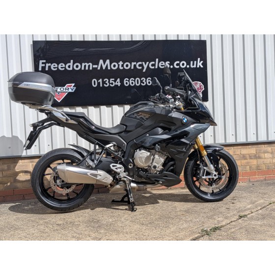 BMW S1000XR Triple Black